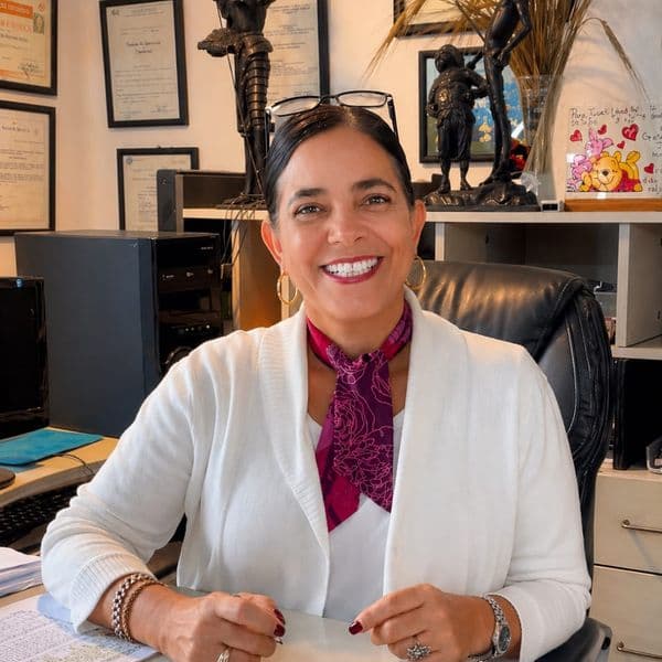 Miss Jeanette, profesora titular de álgebra en Cyade Cancún